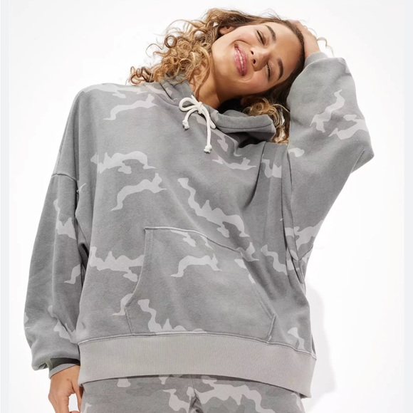 NWT American Eagle Oversized Camouflage Sweatshirt - Picture 1 of 7